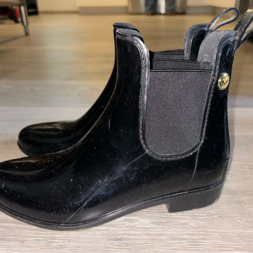 Micheal Kors Boots